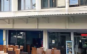 SAS Guest House Mitra RedDoorz At Darmo Park 2 Surabaya